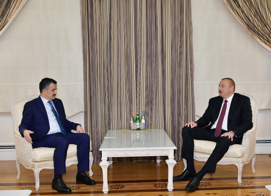 İlham Əliyev türkiyəli naziri qəbul edib