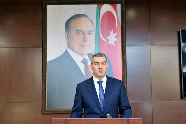 DMX rəisi əcnəbilərlə işləyən Komissiyanın fəaliyyət qaydalarını dəyişdi