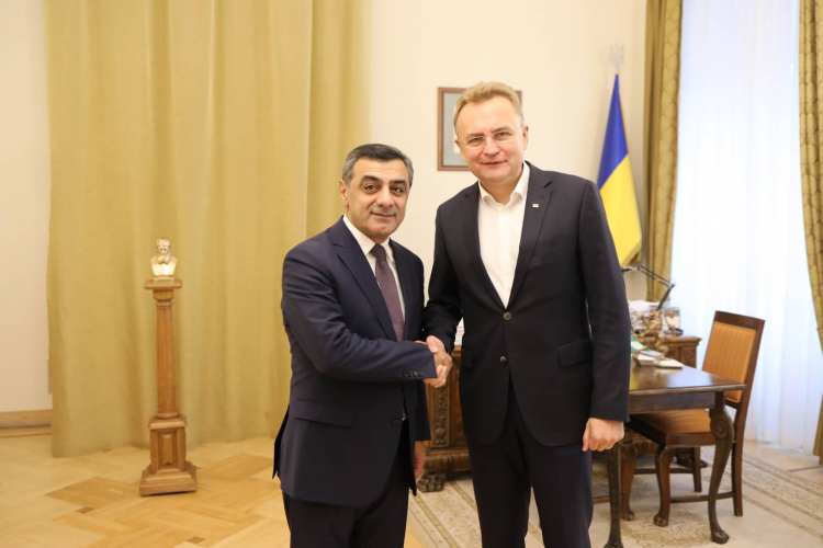 Lvov meri Azərbaycan diaspor rəhbəri ilə müzakirə apardı - FOTO 