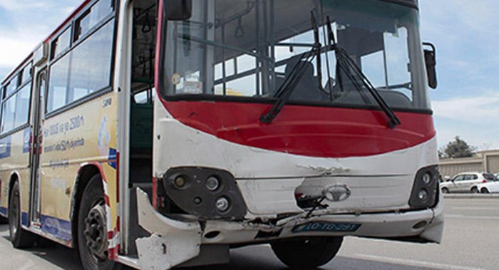 Paytaxtda avtobus QƏZASI: yaralananlar var