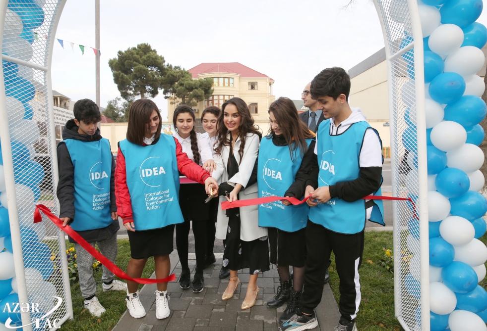 Leyla Əliyeva  abadlaşdırılan növbəti həyətin açılışında - FOTO