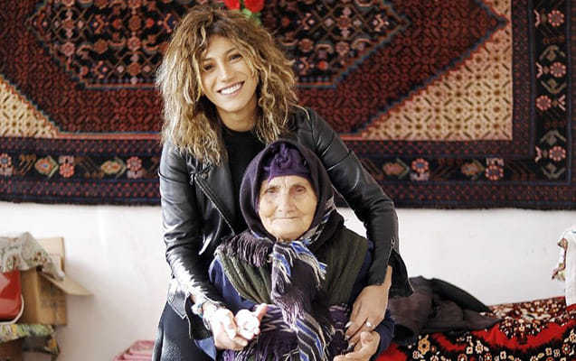 Röya 75 yaşlı  şəhid anasının sərhəddəki evinə getdi - VİDEO