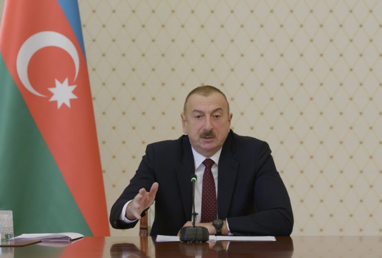 İlham Əliyev: “Altında böyük maşınlar, villalar olan sahibkara dövlət nə üçün kömək etməlidir?”