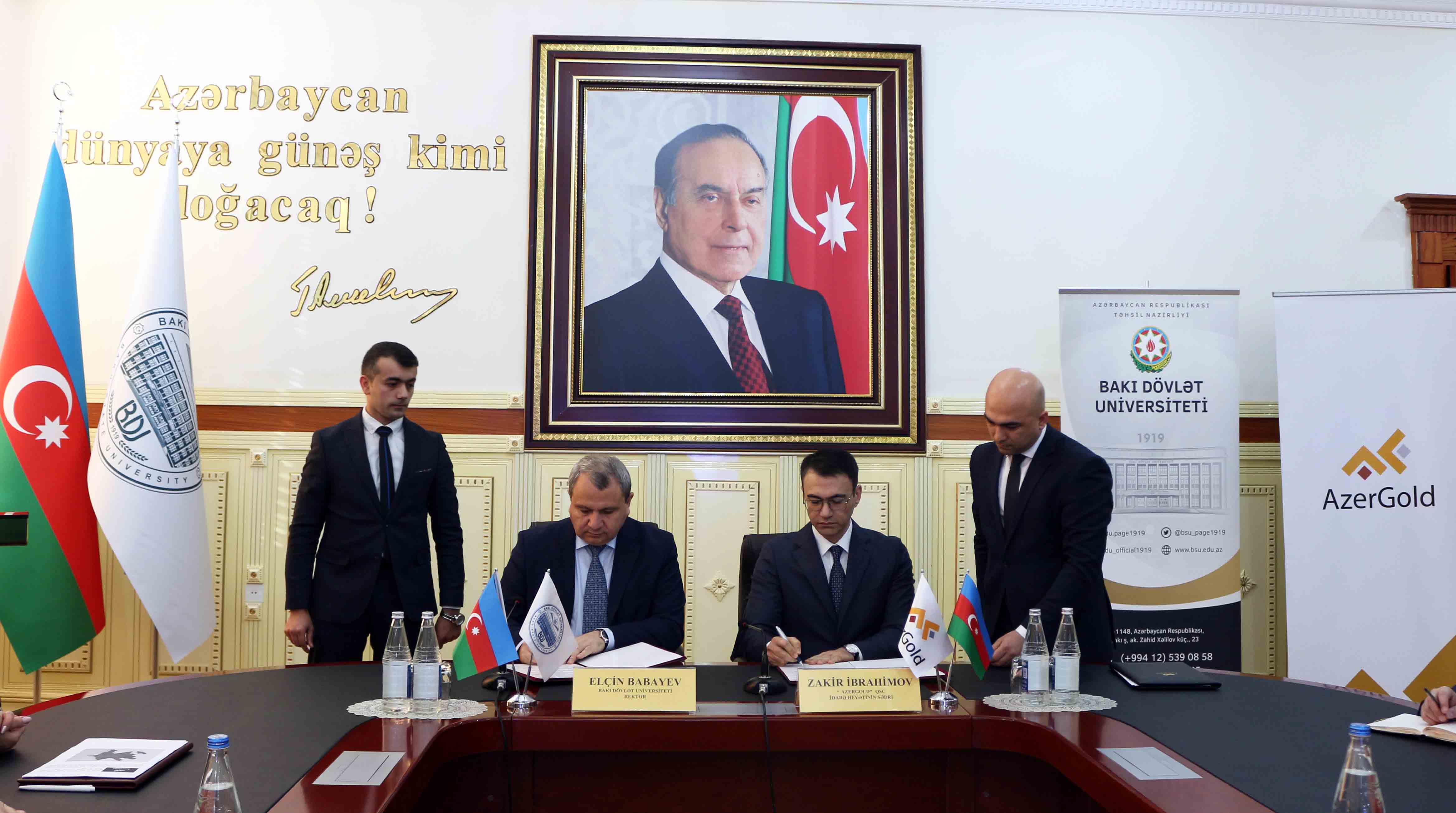 BDU ilə “AzerGold” QSC arasında Əməkdaşlıq Protokolu imzalandı