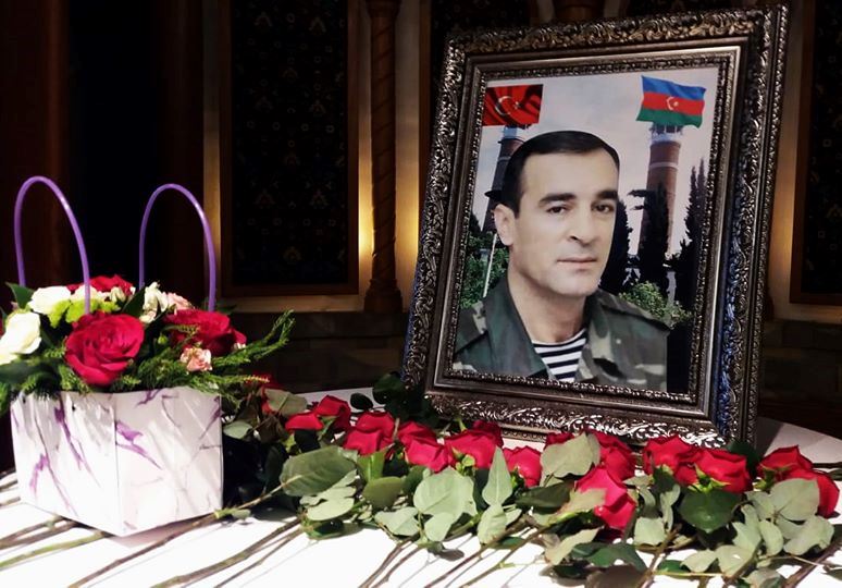 Etimad Əsədov haqda “Fevraldan sonra... mart” kitabı təqdim olundu