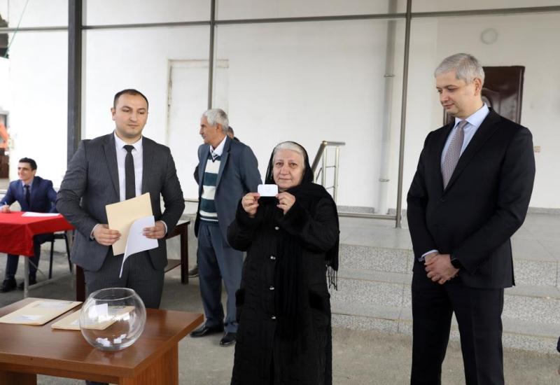 Şəhid ailələri və müharibə əlillərinə daha 27 mənzil verildi