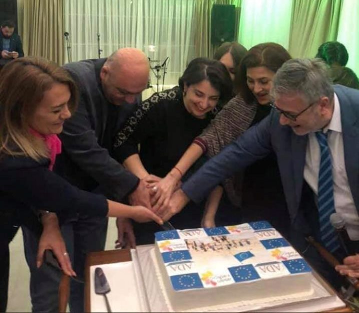 Avropa İttifaqının Azərbaycan Ofisi jurnalistləri mükafatlandırdı - FOTOLAR