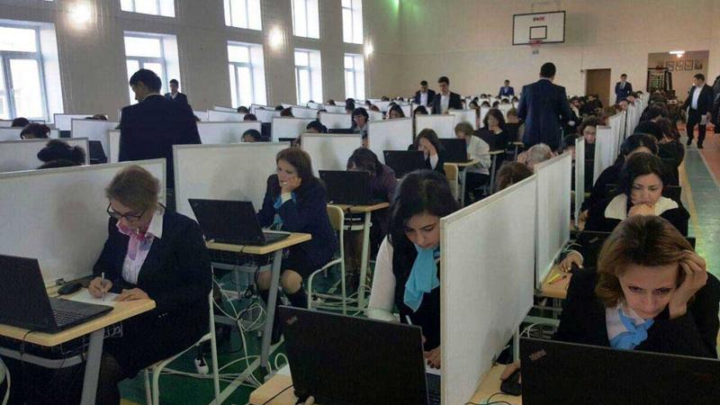 Dövlət qulluğuna qəbul üçün test imtahanı keçirilib