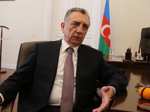 Eldar Əzizov səs verdi