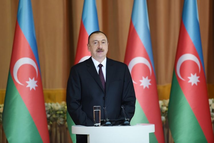 Sabiq prezidentdən məktub: “Yeni il Sizə və ailənizə sülh və tərəqqi gətirəcək”