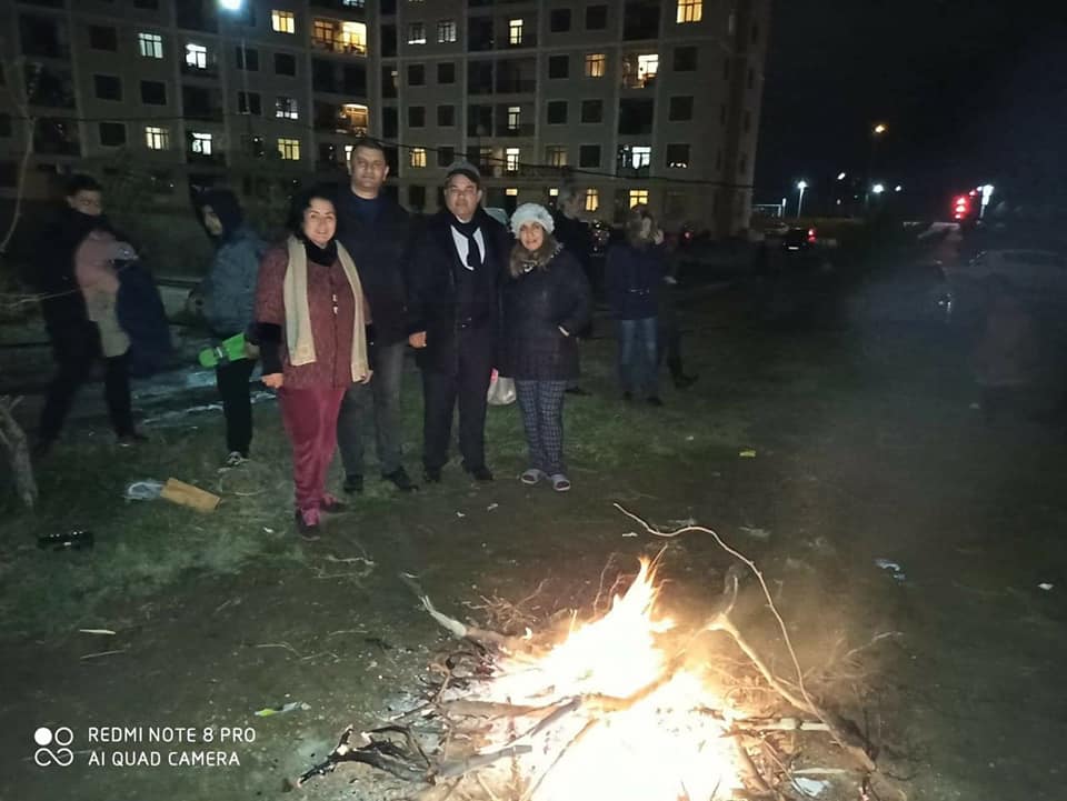 “Jurnalistlər binası”nda tonqal qalanıb