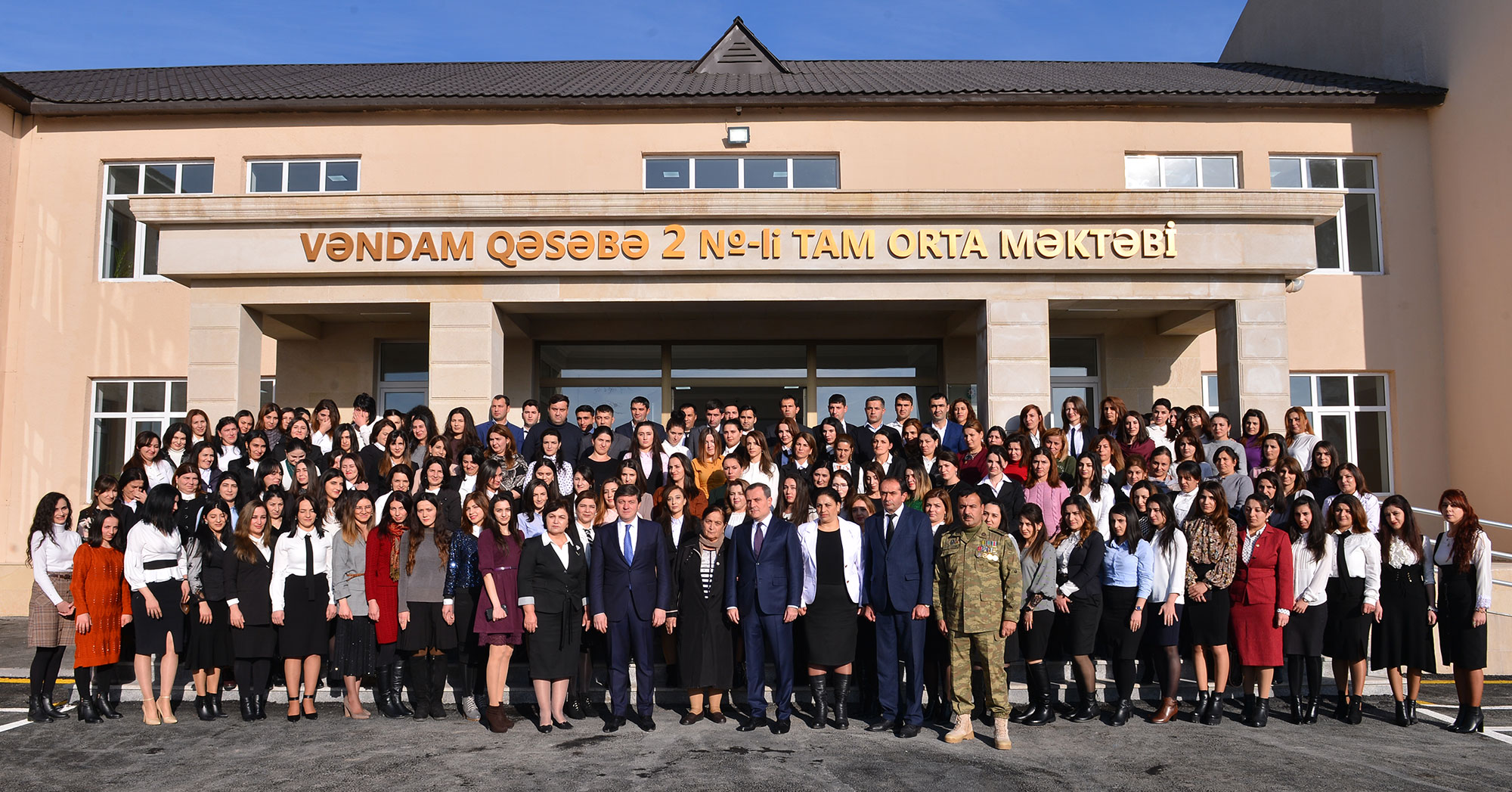 Ceyhun Bayramov gənc müəllimlərlə görüşüb - FOTO