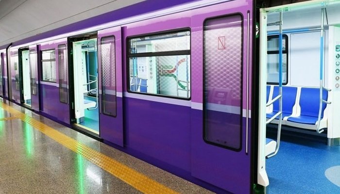Bayramda Bakı metrosundakı qatarlarda tanış səslər, saat 1-dək açıq qapılar  