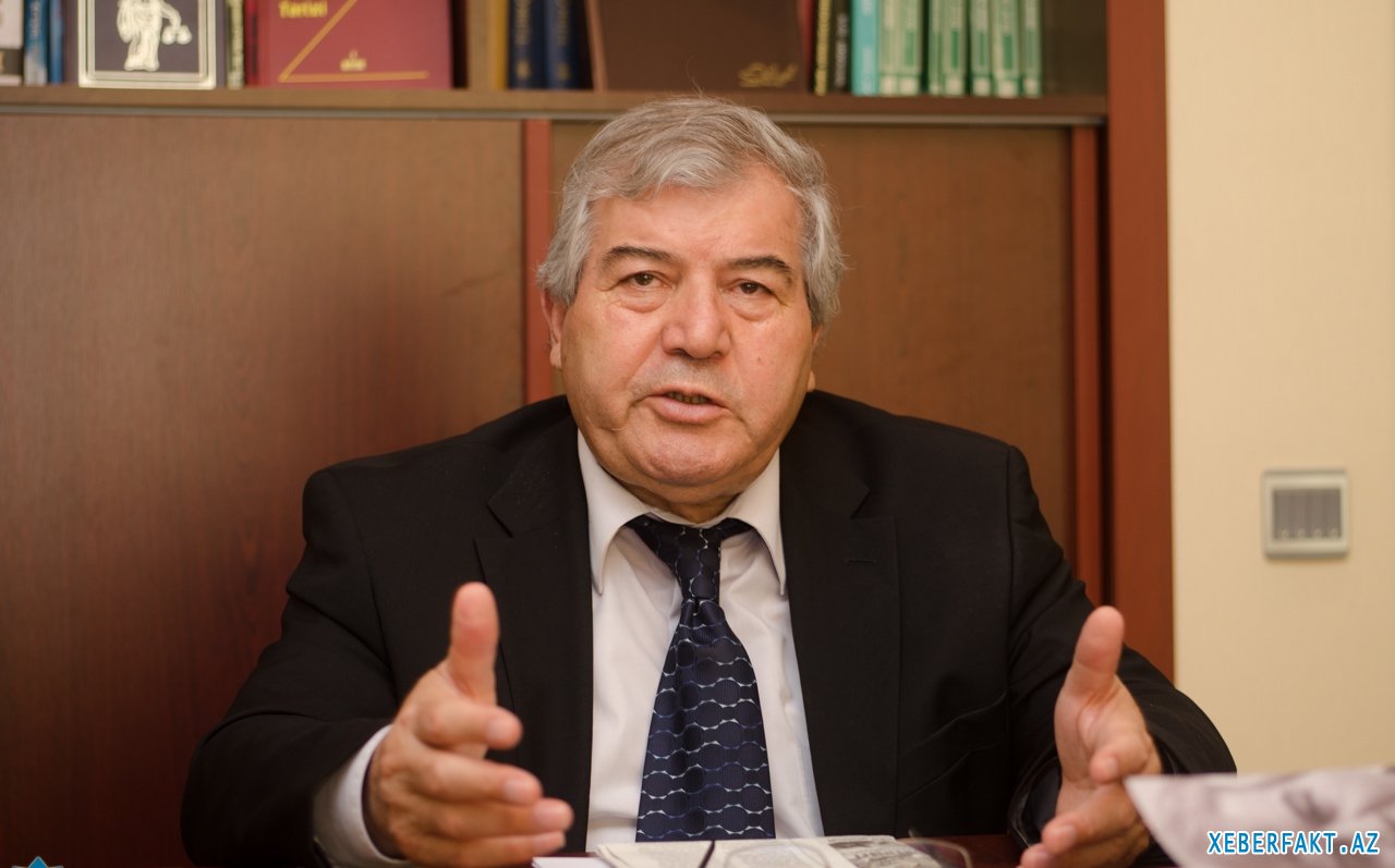 Sabir Rüstəmxanlı dairəsini DƏYİŞDİ