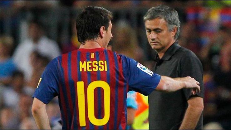 “O, bizi daha yaxşı məşqçi olmağa vadar edir” - Joze Mourinyo