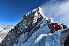 Daha üç alpinist öldü
