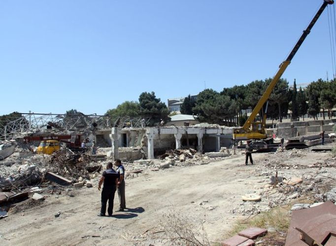 Sumqayıtda stadion sökülür