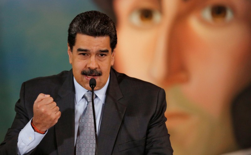 Maduro Kolumbiya prezidentini şəxsi düşməni elan etdi