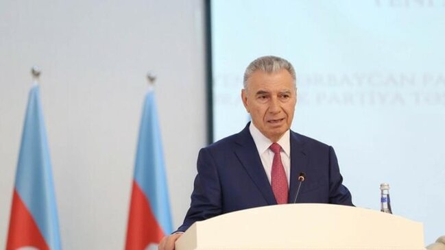 Əli Həsənovun Qarabağın azərbaycanlı icmasının idarə heyətinin iclasında nə işi... - FOTO