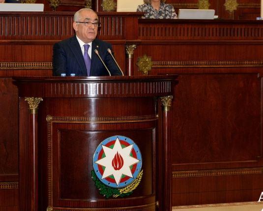 Baş nazir icbari tibbi sığortanın tətbiqi ilə bağlı müşavirə keçirdi
