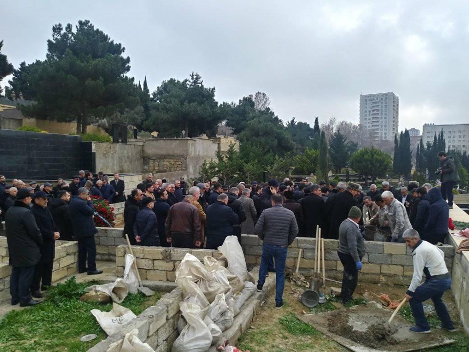 Ziya Məmmədov Aydın Bəşirovun dəfn mərasimində - FOTO