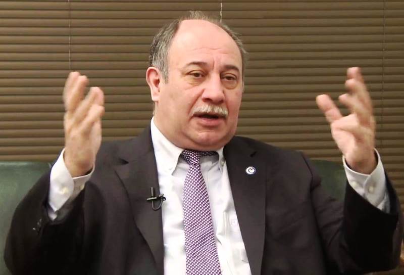 Araz Əlizadə geri çəkildi: “Rauf Arifoğlunun deputat olmağını istəyirəm”