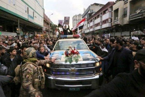 Qasım Süleymaninin cənazəsi Amerika istehsalı olan maşında aparıldı - FOTO