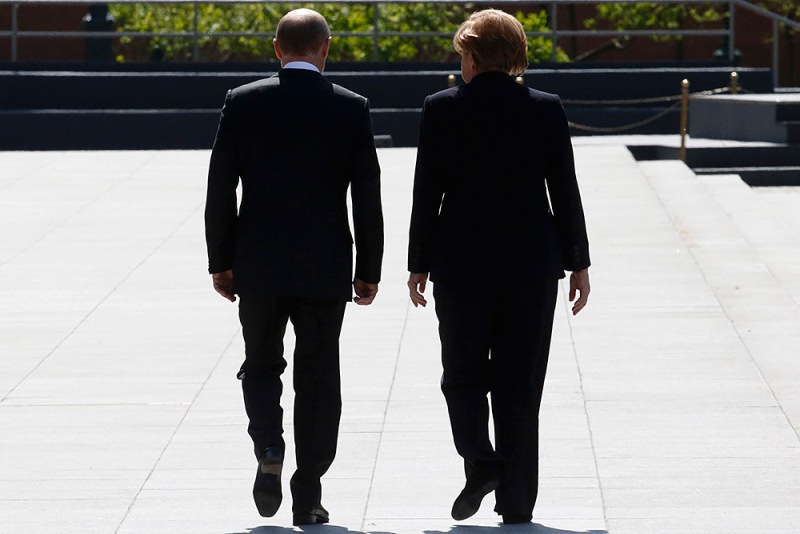 Merkel Putinin dəvəti ilə Rusiyaya gəlir