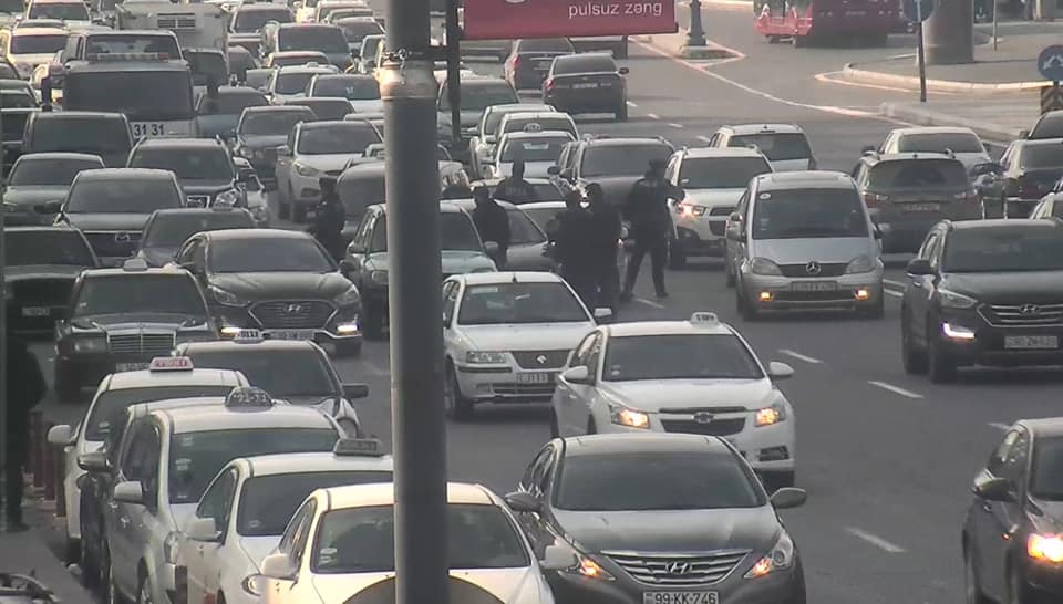 Bakıda qəza tıxaca səbəb oldu