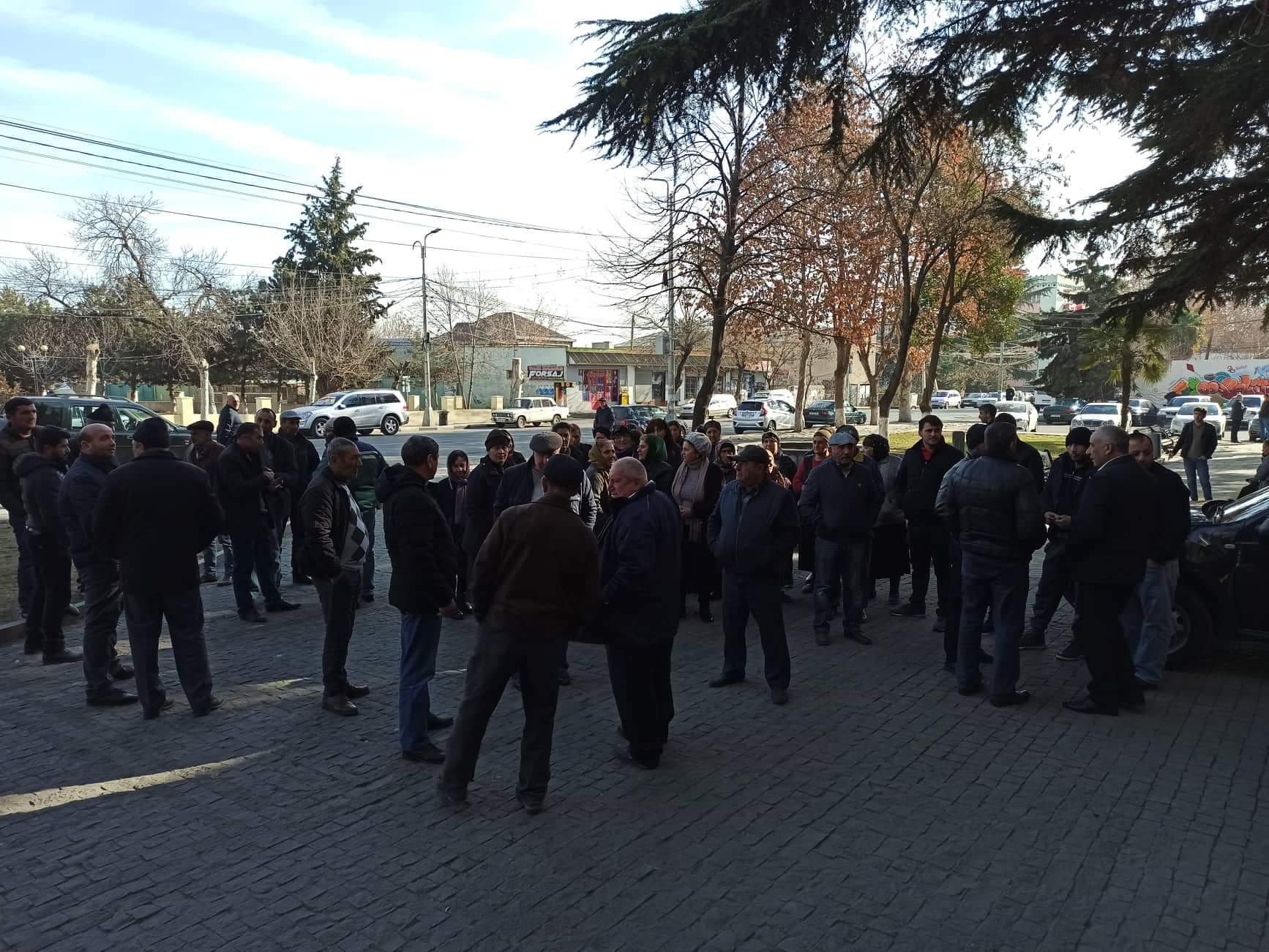 Azərbaycanlılar Gürcüstanda etiraz aksiyası keçirdilər