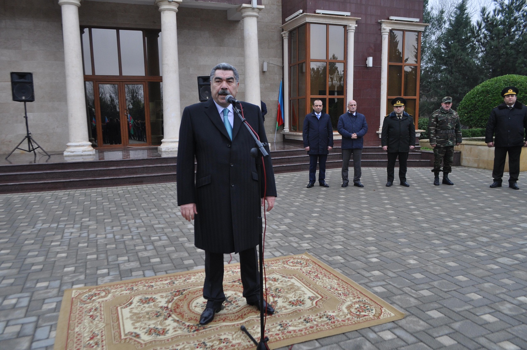 İcra başçısı çağırışçıları hərbi xidmətə yola saldı