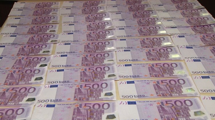 Yeni il gecəsi mənzildən 67 min manatlıq oğurluq edən dəstə üzvləri TUTULDU