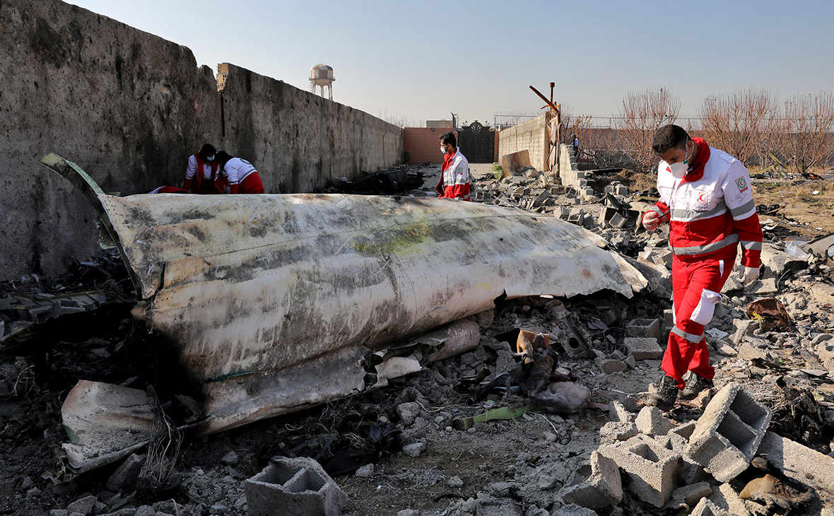 İranda Boeing təyyarəsinin vurulmasına görə həbslər başladı