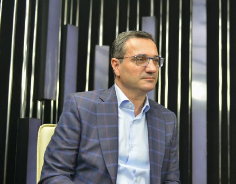 Oqtay Şirəliyev Narkoloji Mərkəzin baş direktorunu İŞDƏN ÇIXARDI