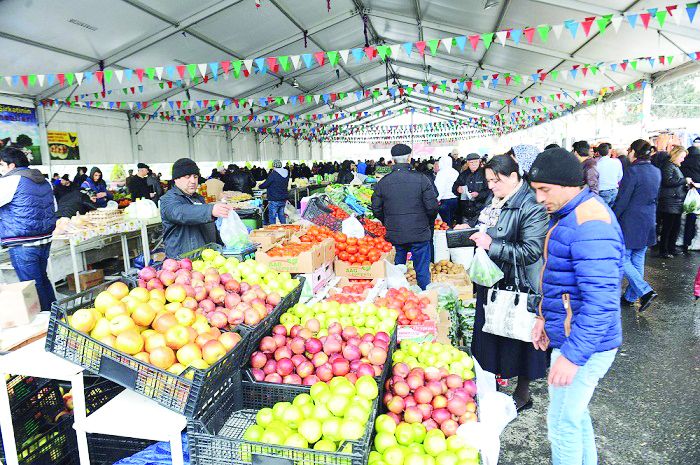 Ucuzlaşan məhsullar, bahalaşan xidmətlər - Rəsmi açıqlama