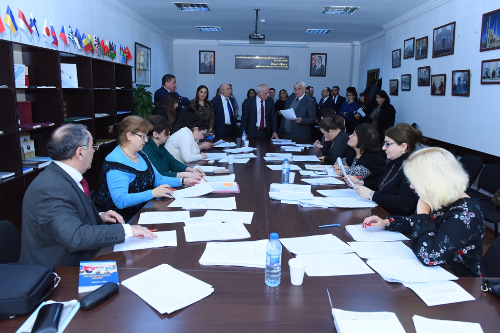 Dillər Universitetində mediatur təşkil olunub - FOTO