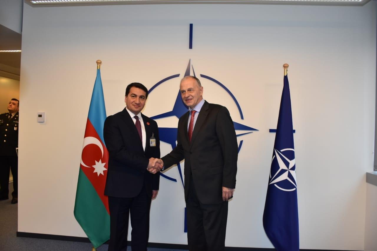 Hikmət Hacıyev NATO Baş katibinin müavini ilə görüşdü