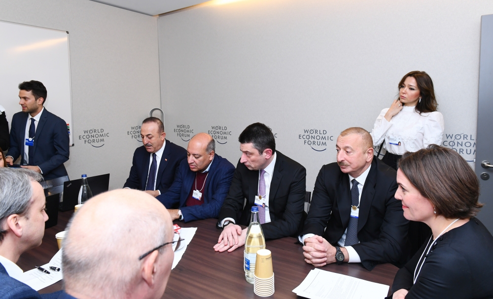 İlham Əliyev Dünya İqtisadi Forumu çərçivəsində keçirilən iclasda - FOTO