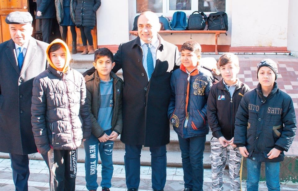 Ceyhun Məmmədov Şüvəlanda məcburi köçkünlərlə görüşüb - FOTO