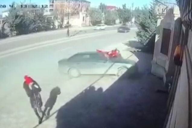 Abşeronda avtomobil iki şagirdi vurdu - FOTO, VİDEO