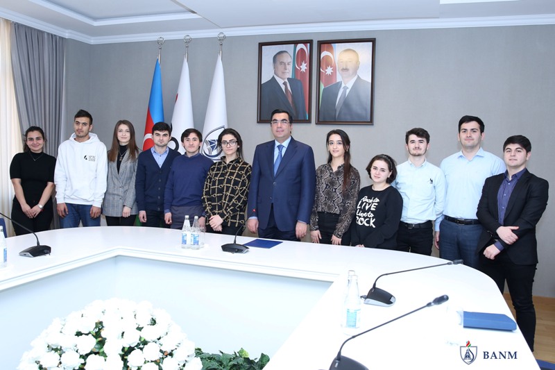 Bakı Ali Neft Məktəbinin 11 tələbəsi xaricdə ixtisasartırma kurslarında iştirak edəcək