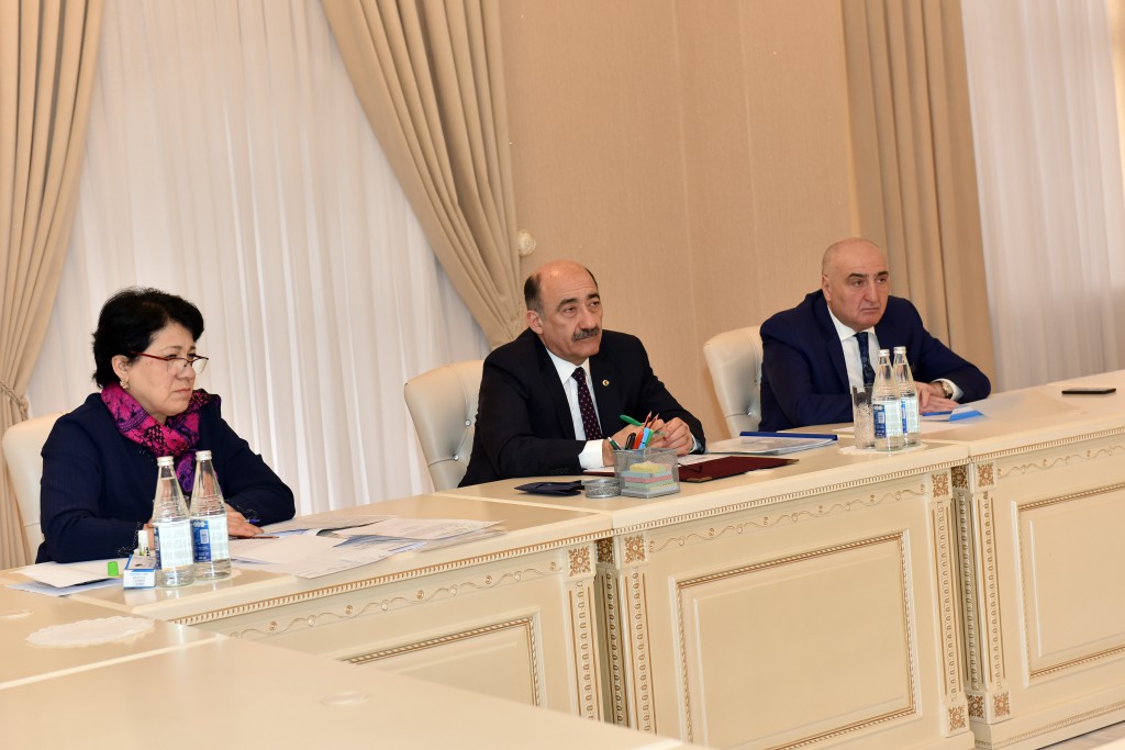 Əbülfəs Qarayev vətəndaşları qəbul etdi