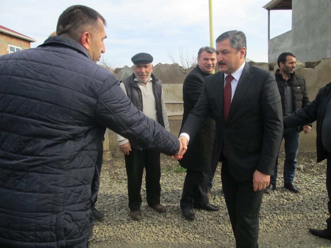 Malik Həsənov şəhid ailələri ilə görüşüb - FOTO
