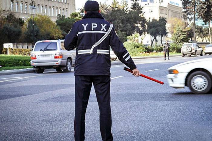Bakıda yol polisinə silahlı hücum olub