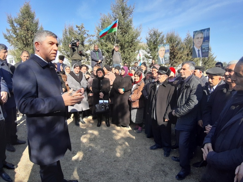 Füzuli ziyalıları Vüqar Bayramova səs verməyə çağırır - FOTOLAR