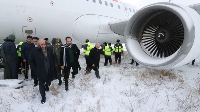 İranda daha bir sərnişin təyyarəsi qəzaya düşdü - FOTOLAR