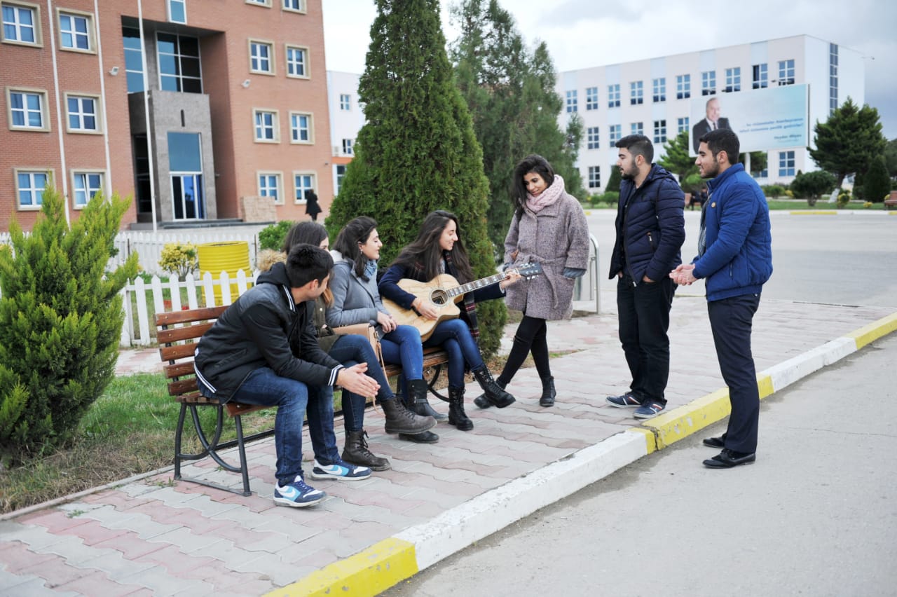 BMU-da gənc müəllimlərin sayı artıb - FOTO