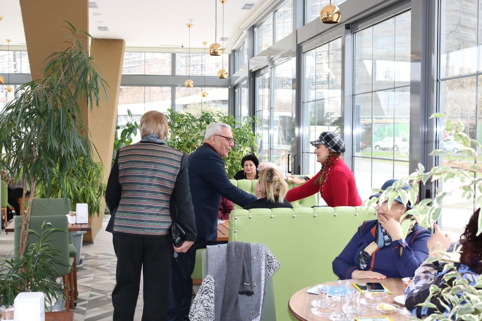 “Parlamentin Ziyad müəllim kimi insanlara ehtiyacı var”-  Xanım seçicilərdən Ziyad Səmədzadəyə dəstək – FOTOLAR