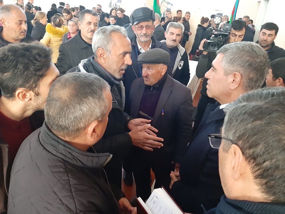 Vüqar Bayramov İmişlidə məskunlaşan məcburi köçkünləri ziyarət edib - FOTO