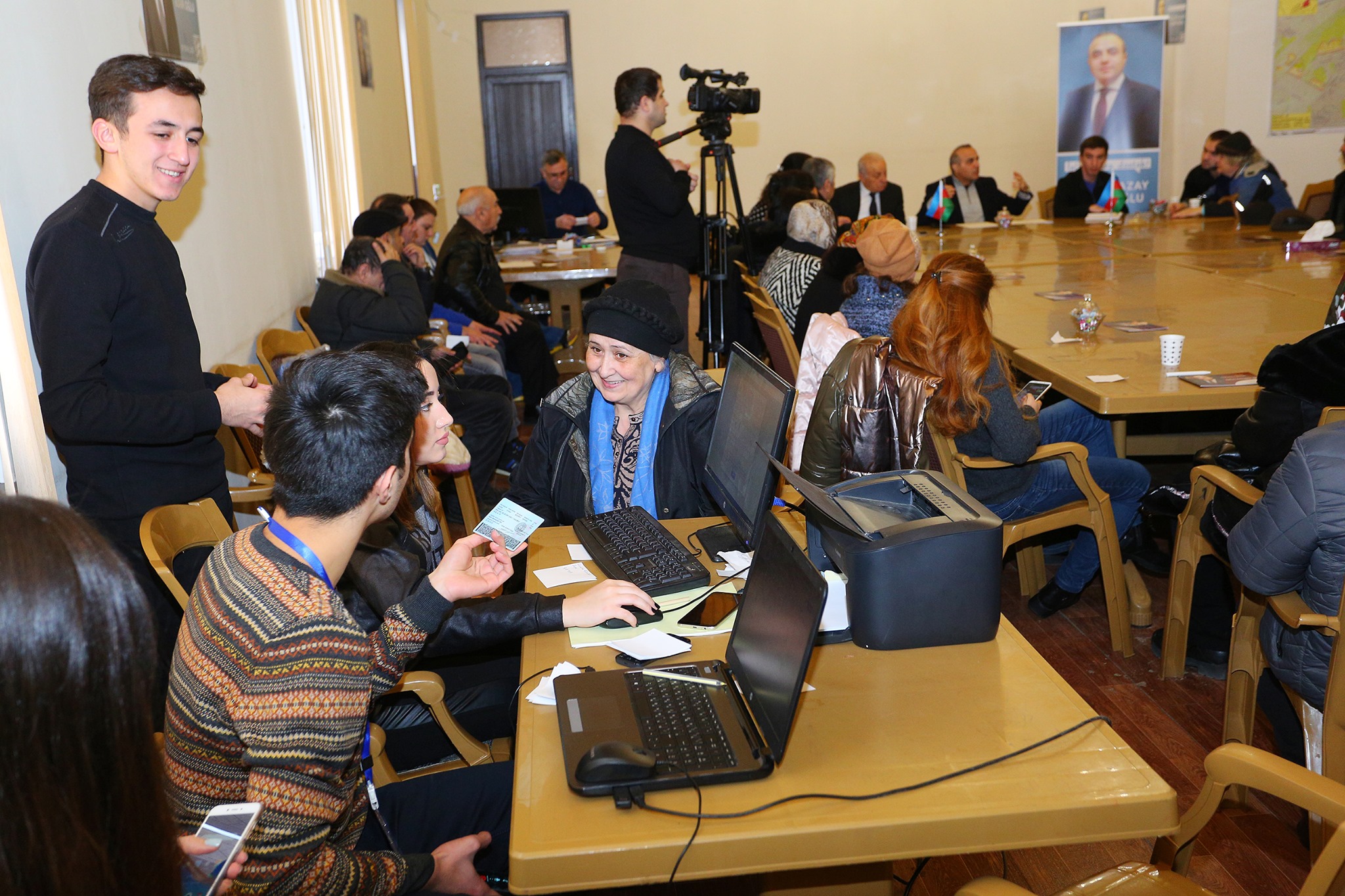 Seçicilər Azay Quliyevin qərargahında olublar - FOTO  